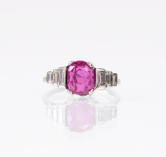 Natürlicher Pink-Saphir-Ring mit Diamanten