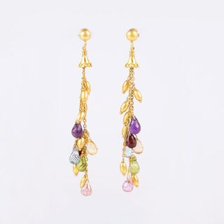 A Pair of Earrings with Precious Stones and Gold Pendants
