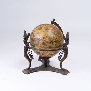Historischer Tisch-Globus