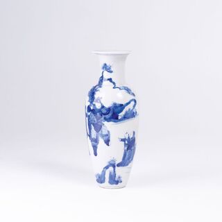 Vase mit Blau-weiß-Dekor