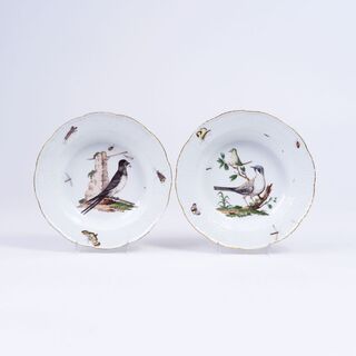 A Pair of Deep Plates with Bird Painting