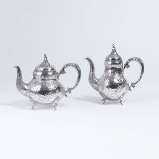Adam Manns & Sohn, Silberwarenmanufaktur, Döringheim - A Set of Two Jugs in Rococo-Style A Set of Two Jugs in Rococo-Style