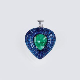 A Colour-intensive Heartshaped Emerald Sapphire Pendant