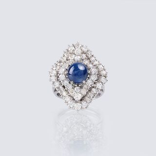 A Cocktailring with Sapphire and Diamonds