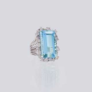 A Cocktailring with Aquamarine and Diamonds