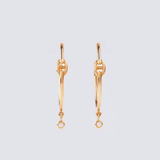 Hermès - A Pair of Earrings with Solitaire Diamonds 'Chaîne d'Ancre Enchaînée' A Pair of Earrings with Solitaire Diamonds 'Chaîne d'Ancre Enchaînée'