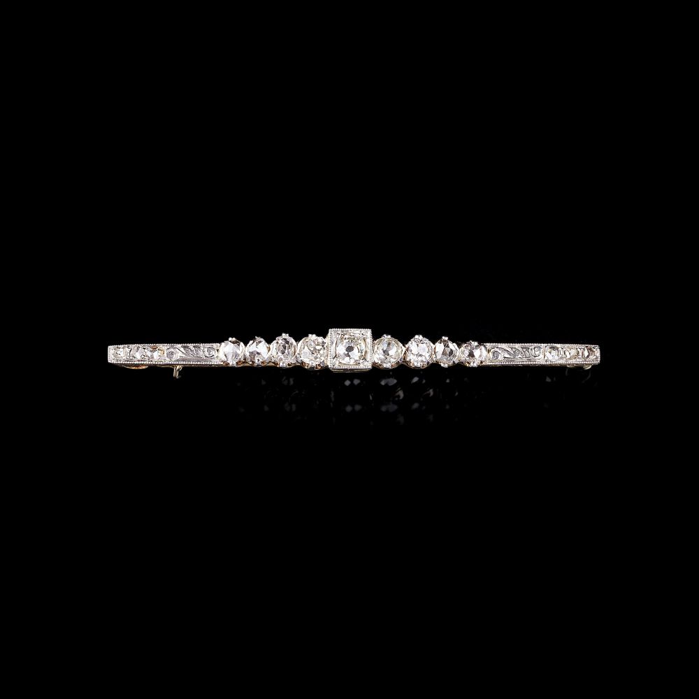 An Art-Nouveau Diamond Brooch