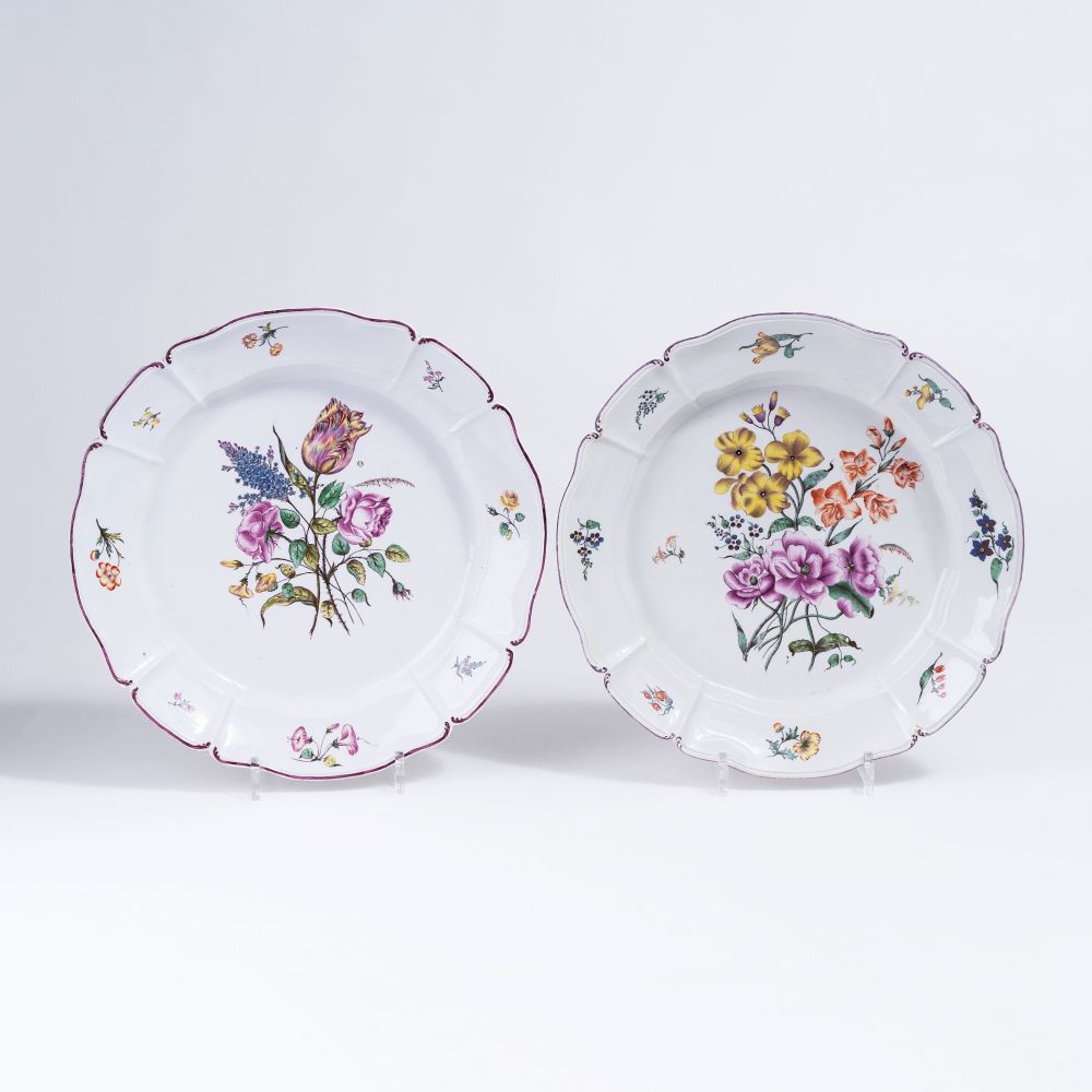 A Pair of Plates with Fine Flower Painting