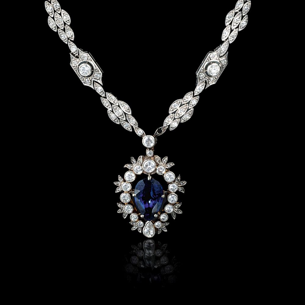 A rare Art-déco Diamond Parure with natural Sapphire - image 3