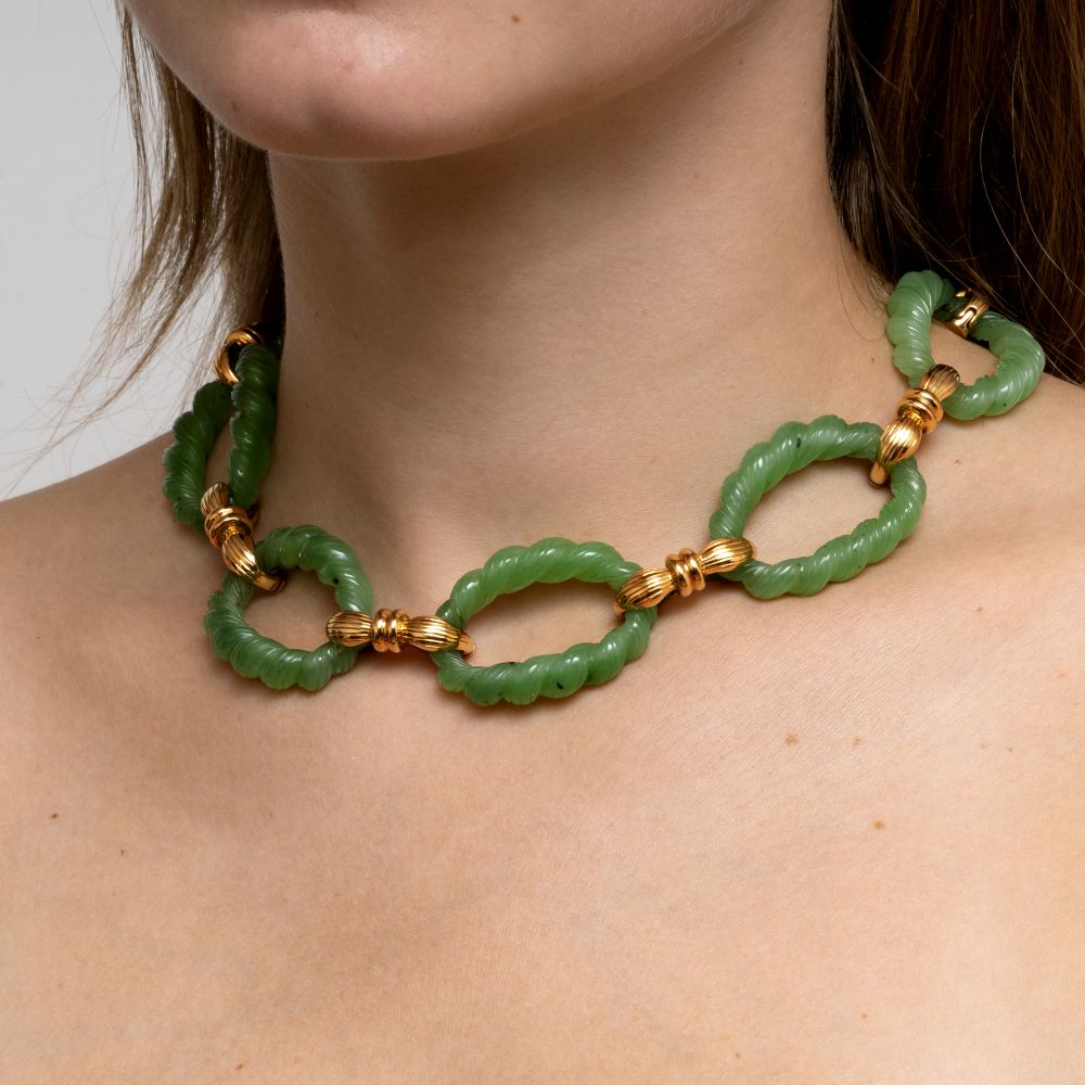 A Nephrite Gold Necklace - image 2
