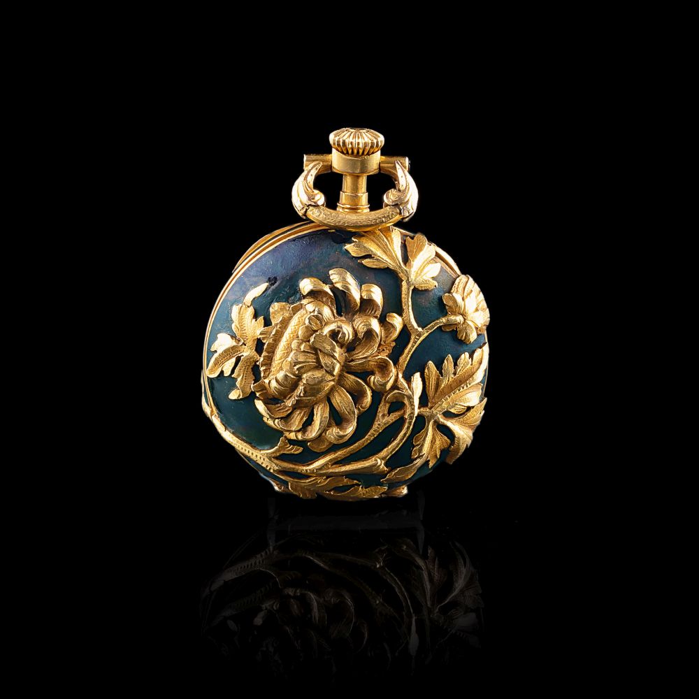Patek Philippe - Art Nouveau Damen-Anhängeruhr mit floralem Gold-Reliefdekor Art Nouveau Damen-Anhängeruhr mit floralem Gold-Reliefdekor