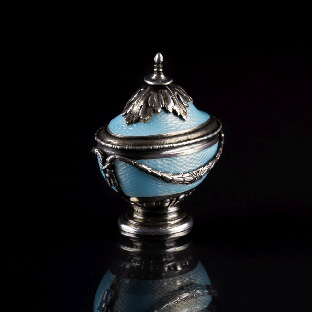 A Miniature Vase Flakon - image 4