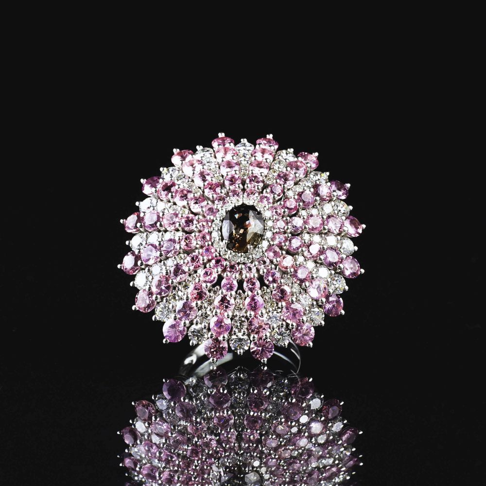 An Alexandrite Cocktailring with Pink-Sapphires and Diamonds - image 2