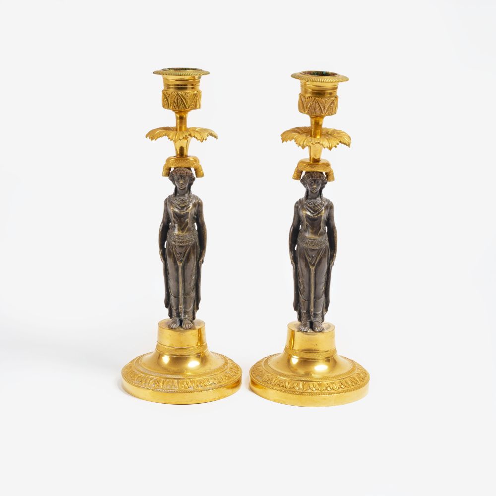 Paar exzellenter Empire-Kerzenleuchter mit Karyatiden in der Art des Claude Galle (1758-1815) Paar exzellenter Empire-Kerzenleuchter mit Karyatiden in der Art des Claude Galle (1758-1815)