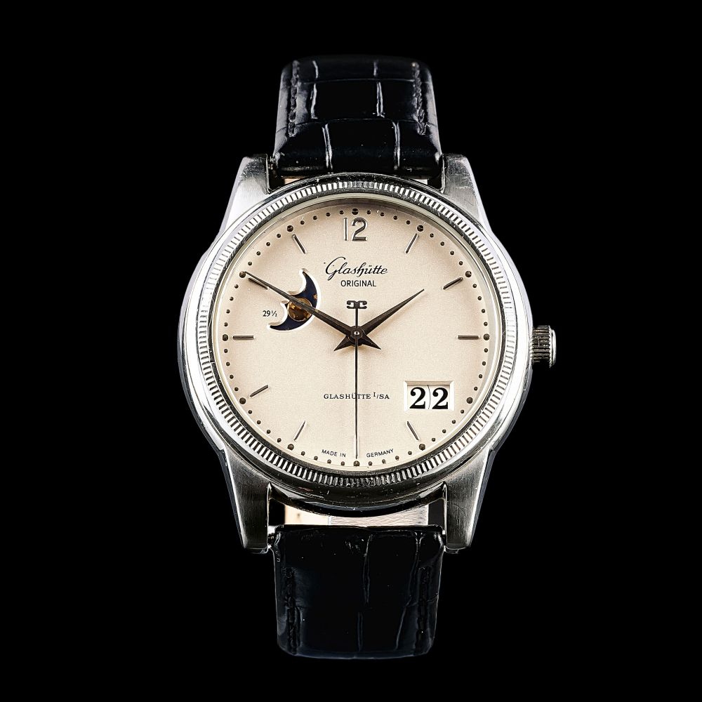 A Gentlemen's Wristwatch 'Senator Panorama Datum' with Moonphase