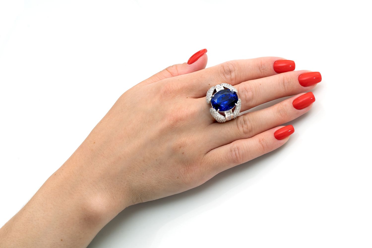 A highcarat Tanzanite Diamond Cocktailring - image 4