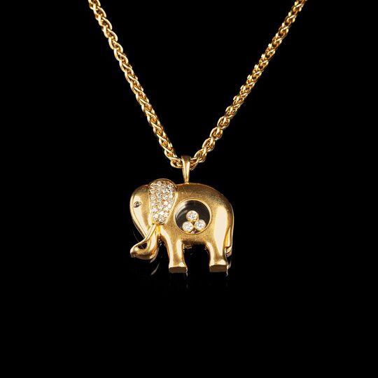 A Pendant 'Elephant Happy Diamonds'