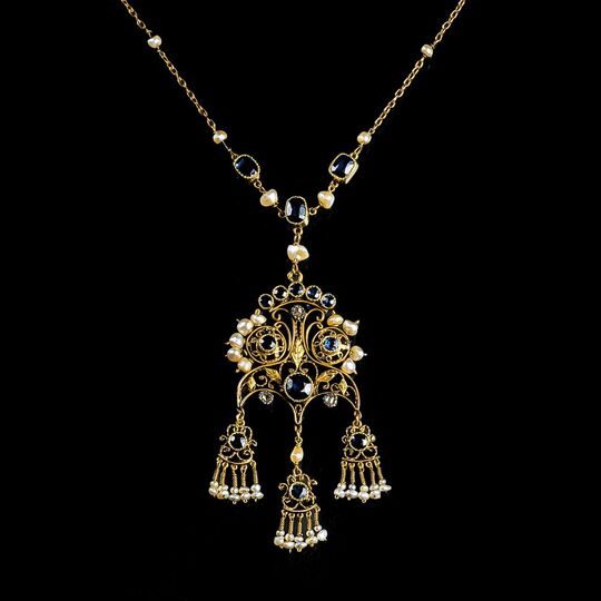 An antique Napoloen III Filigree Sapphire Necklace with Seedpearls