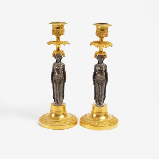 Paar exzellenter Empire-Kerzenleuchter mit Karyatiden in der Art des Claude Galle (1758-1815)