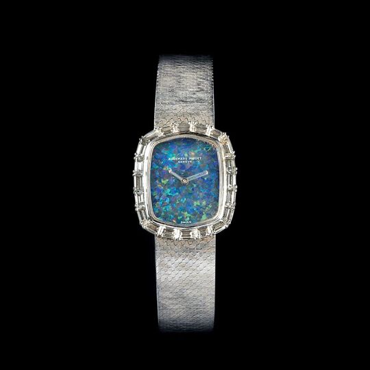 Außergewöhnliche Edelopal Damen-Armbanduhr mit Diamanten