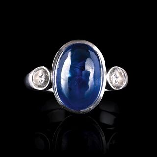 A Sapphire Cabochon Ring