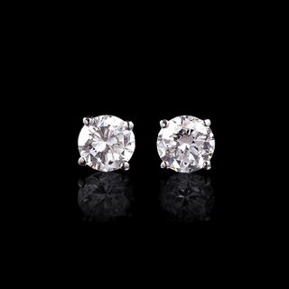 A Pair of Solitaire Diamond Earstuds