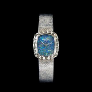 An extraordinary Opal Ladies' Wristwatch with Diamonds