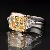 An excellent Fancy Diamond Ring with River Diamonds - image 2