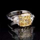 Exzellenter Fancy Diamant-Ring mit River Diamanten - Bild 3
