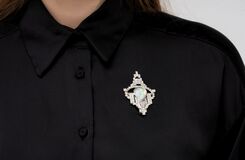 An Opal Diamond Brooch in Art-déco Style - image 2