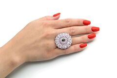 An Alexandrite Cocktailring with Pink-Sapphires and Diamonds - image 4