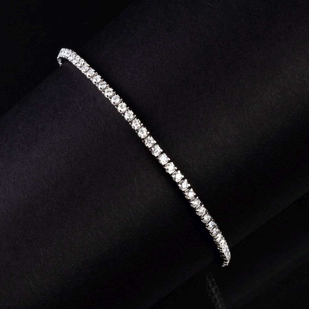 A Rare White Diamond Bracelet