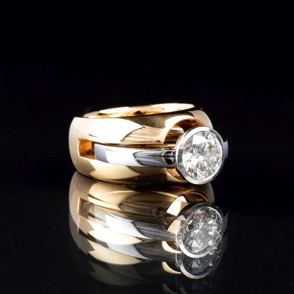 A Bicoloure Ring with Rare White Solitaire Diamond - image 3