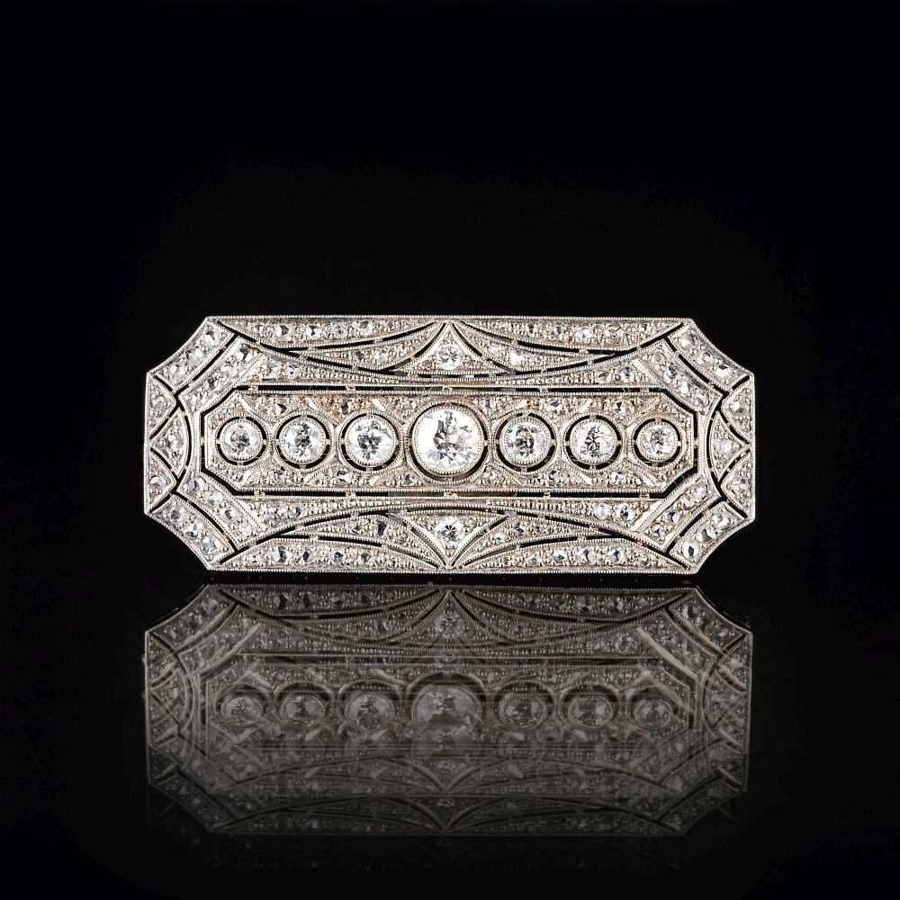 An Art-déco Diamond Brooch An Art-déco Diamond Brooch