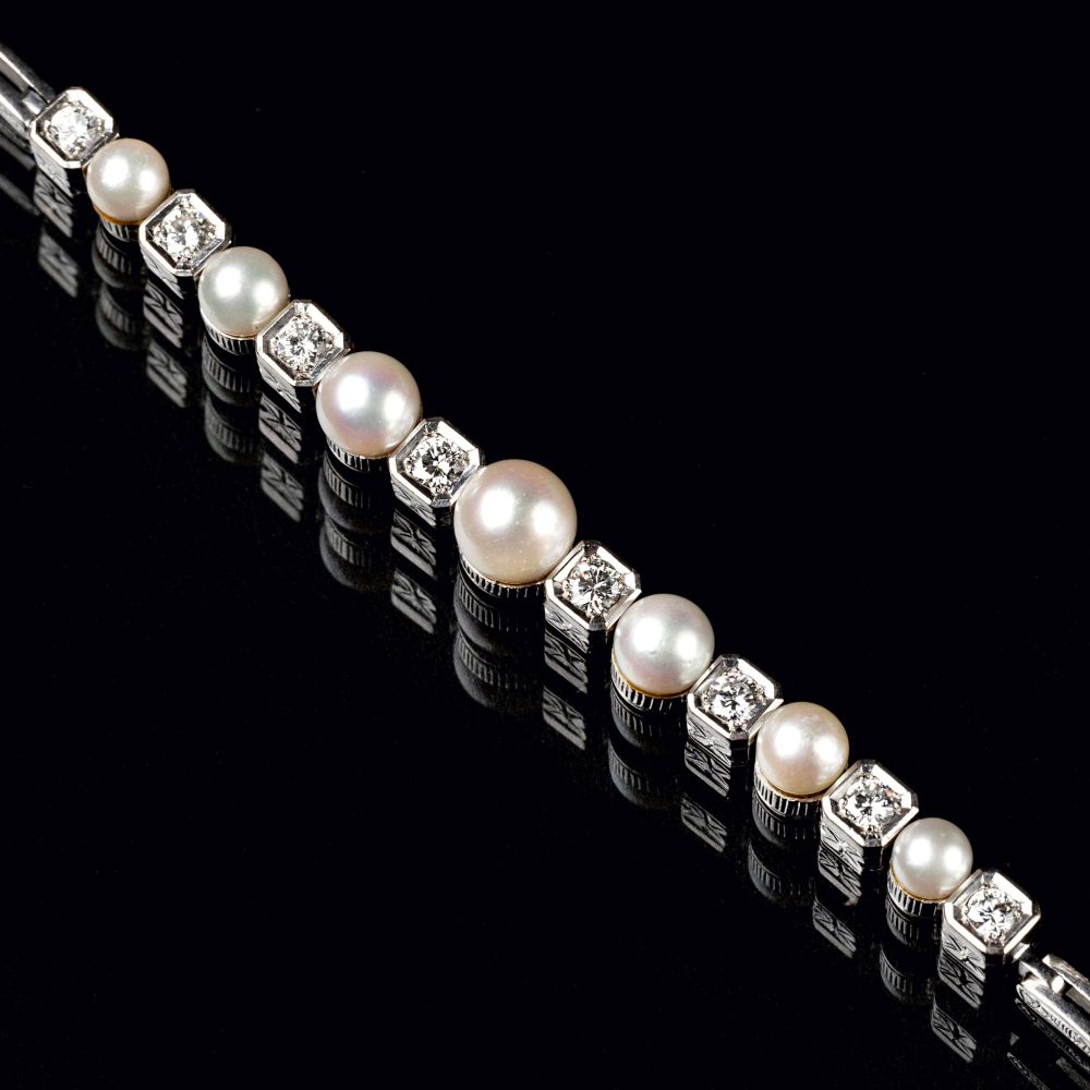 A Pearl Diamond Bracelet - image 2