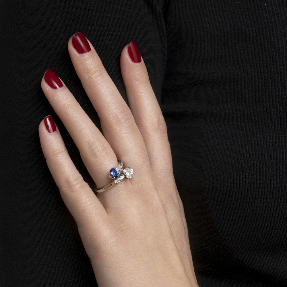 A Toi-et-Moi Ring with Hearts of Sapphire and Diamond - image 2