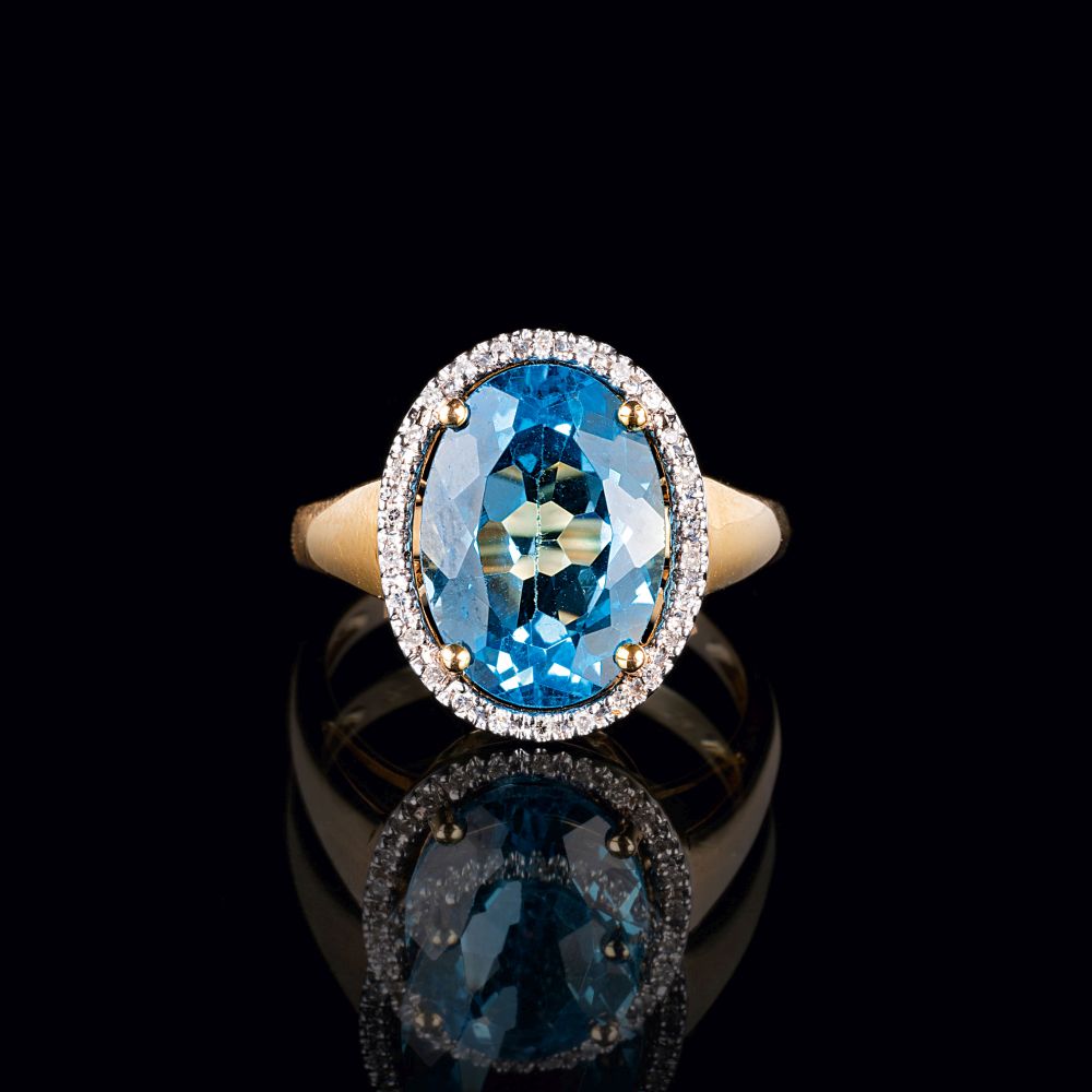 A Topaz Diamond Ring