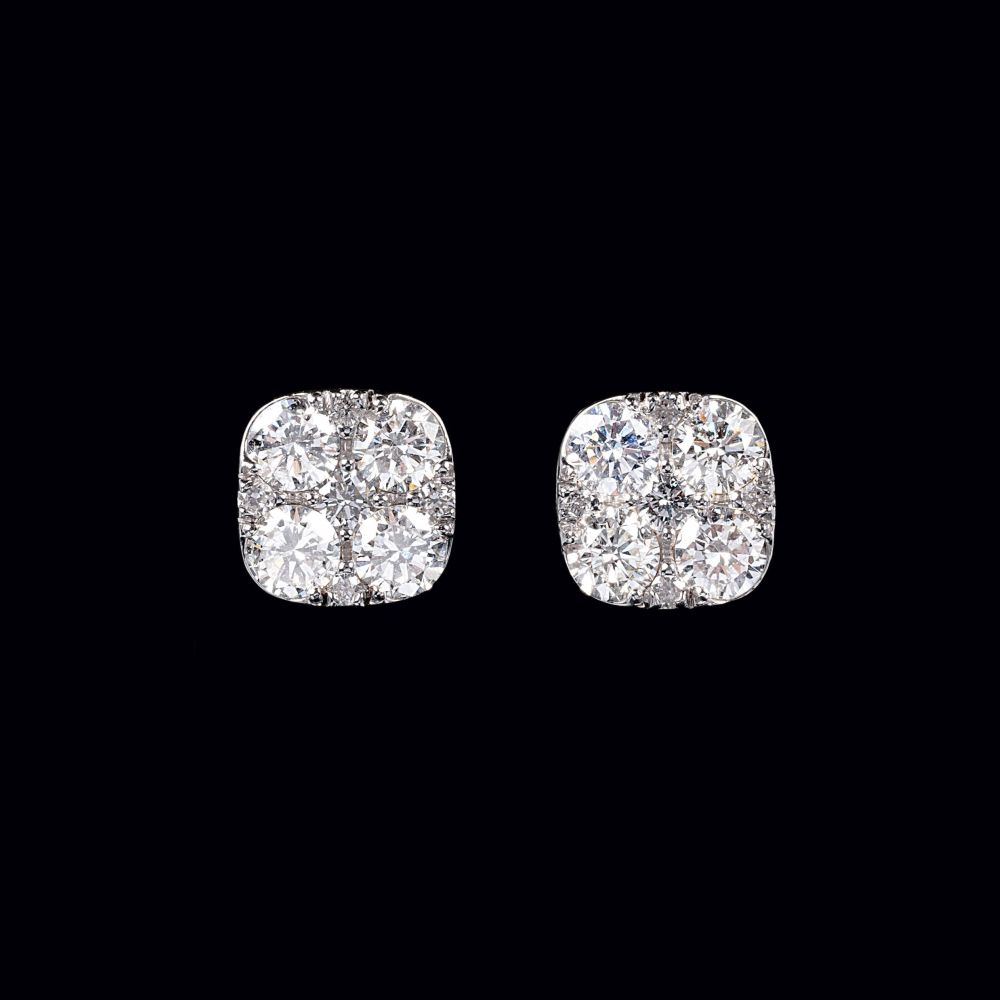 A Pair of Diamond Earstuds