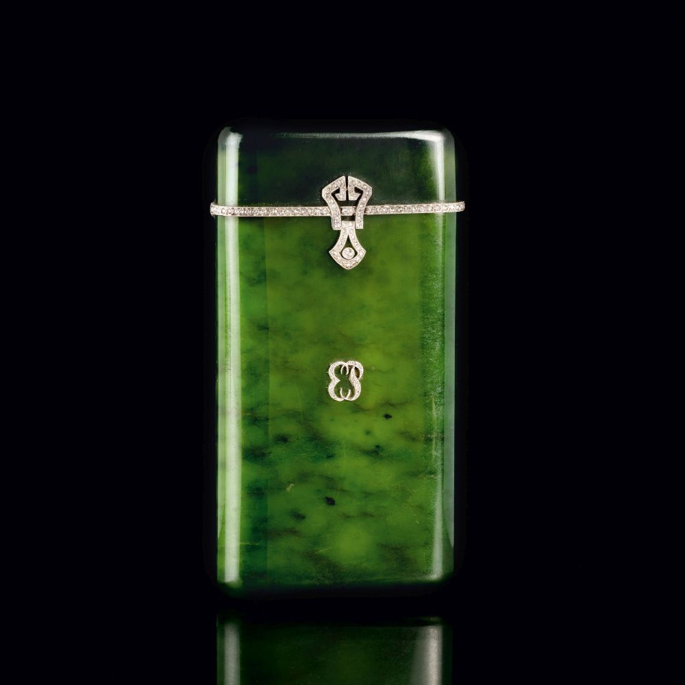 Art Nouveau Nephrit-Etui mit Platin-Diamant-Besatz Art Nouveau Nephrit-Etui mit Platin-Diamant-Besatz