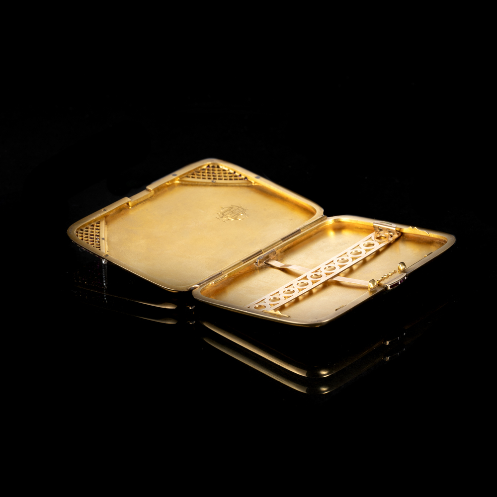 An Art Nouveau Gold Etui with Rubies - image 2