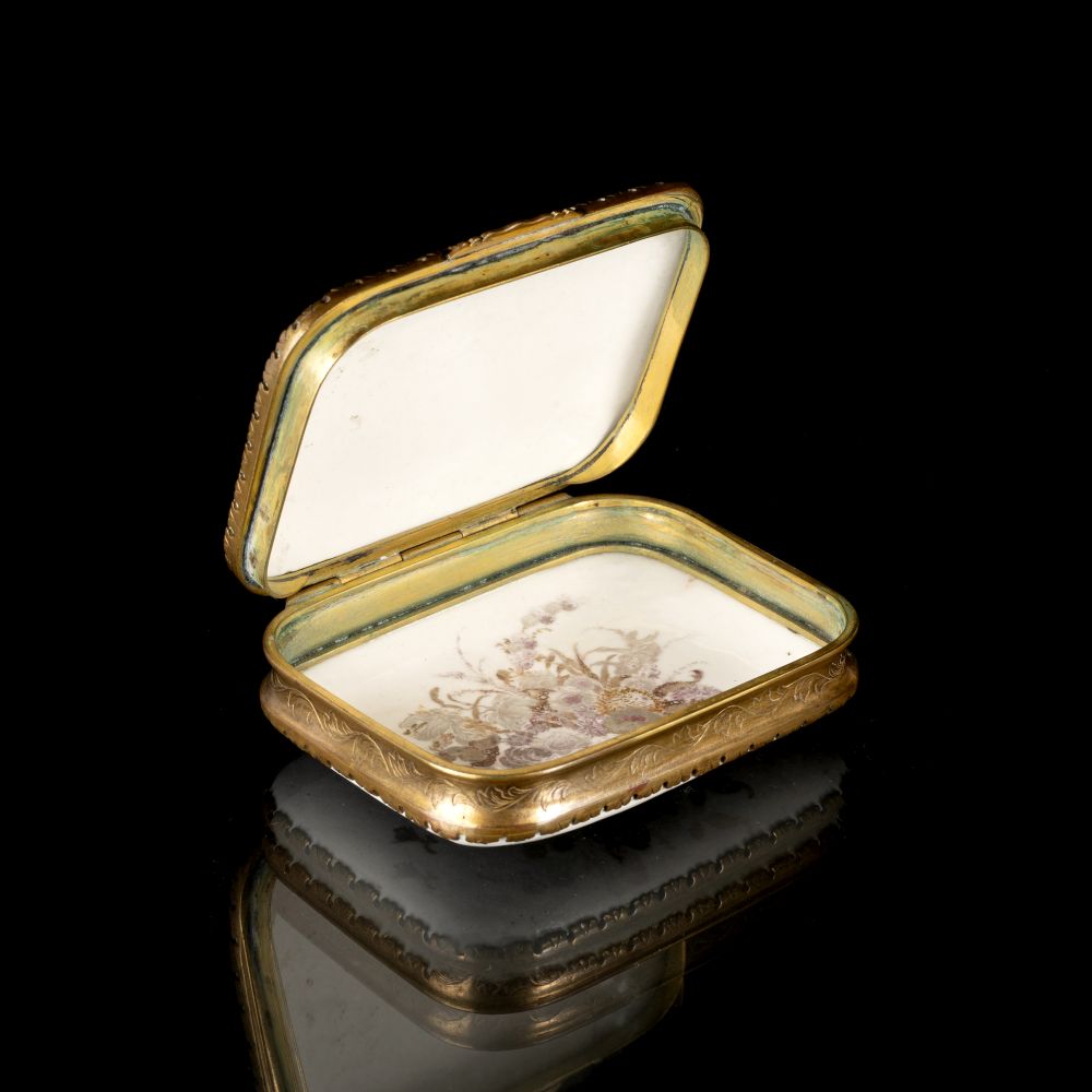 An Enamelled Snuff Box with Hunting Scene - image 2