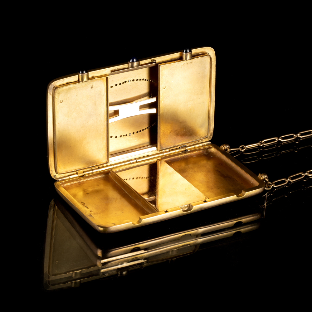 An Art Nouveau Gold Etui with Diamonds - image 2
