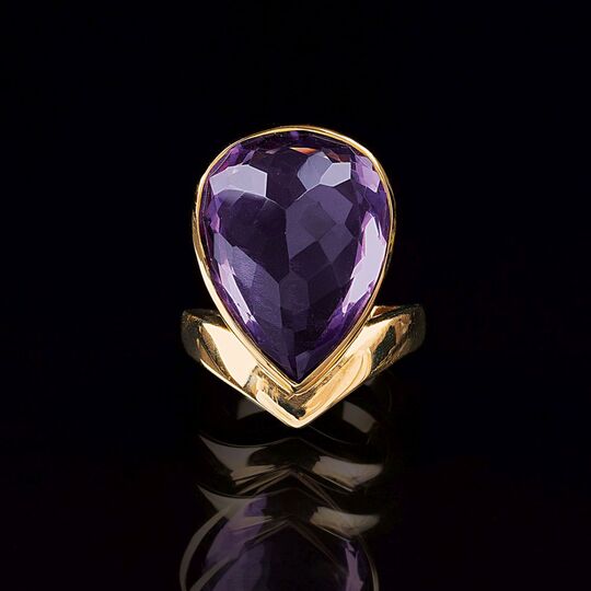 A modern Amethyst Ring