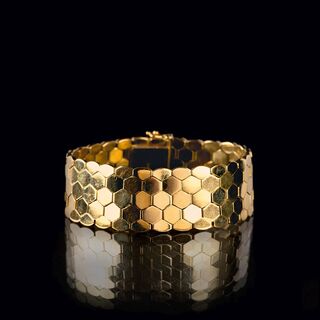 A Vintage Gold Bracelet