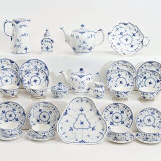A Coffee and Tea Service 'Blue fluted half lace' für 14-16 Persons