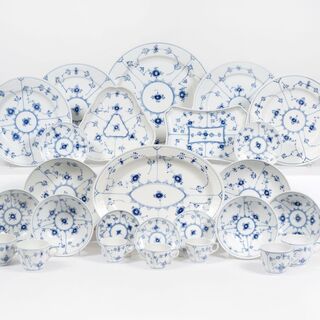 A Part Dinner and Coffee Service 'Blue fluted plain' for 4-6 Persons