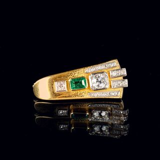 Art-déco Brosche mit Smaragd- und Diamant-Besatz