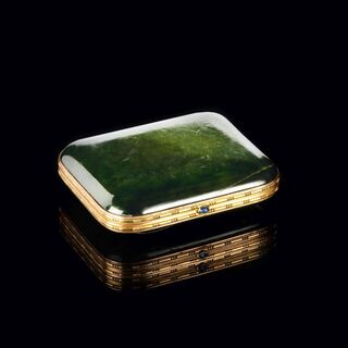 A Nephrite Etui with Gold Mounting by Michail Perchin