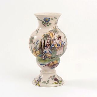 Fayence-Vase mit Ernteszene