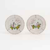 A Pair of Faience Plates with Chinoiseries - image 1